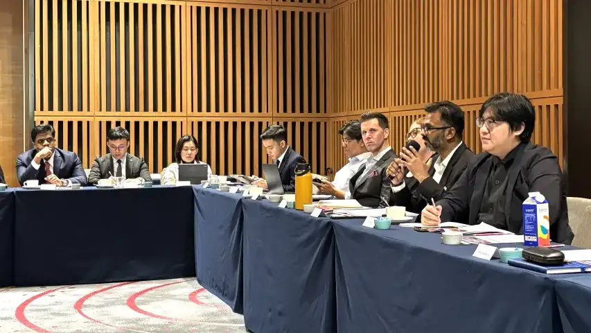 Thinking in Alternatives: Exploring New Approaches to Counter Terrorist Use of the Internet